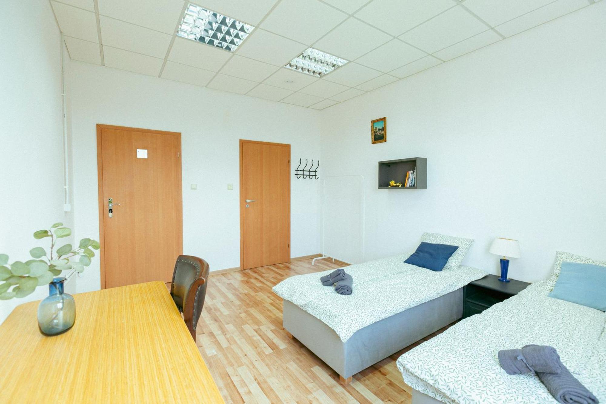 Hostel Metro Kabaty Warsaw Exterior photo